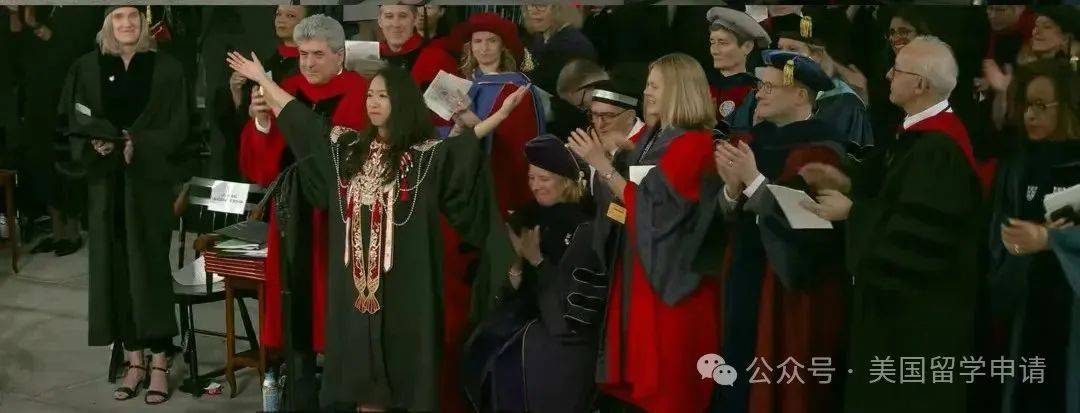 的中国女生蒋雨融来自青岛英高毕业本科就读于杜克凯发国际K8震撼全场！史上首位在哈佛毕业演讲(图6)