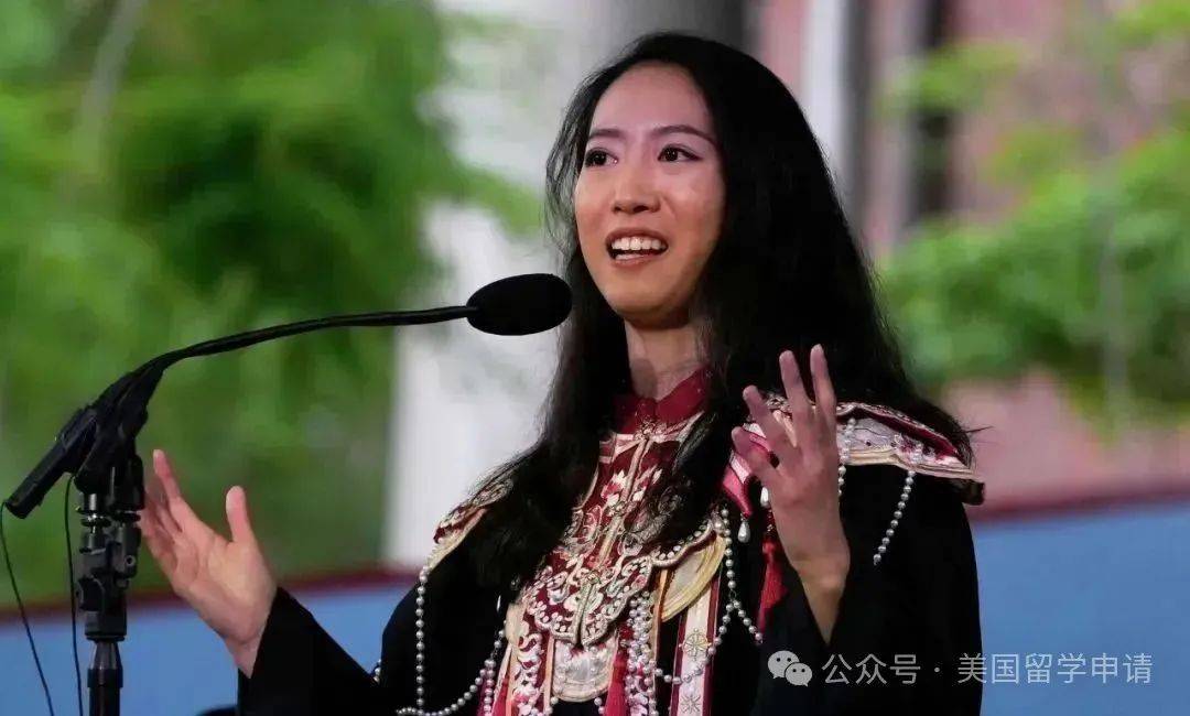 的中国女生蒋雨融来自青岛英高毕业本科就读于杜克凯发国际K8震撼全场！史上首位在哈佛毕业演讲(图7)